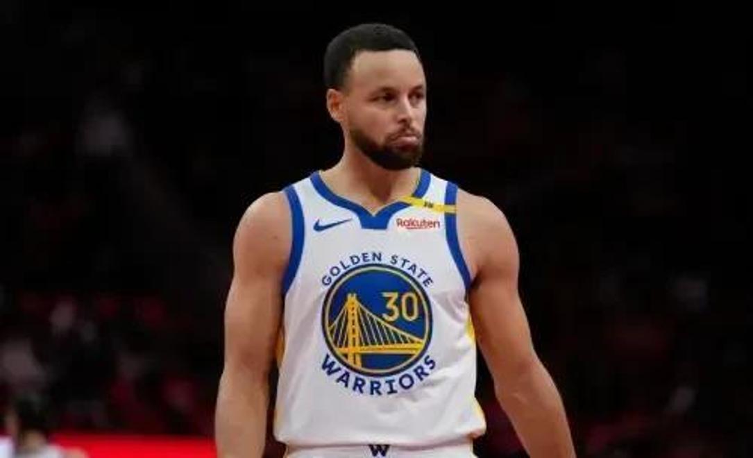 九游体育-包含NBA媒体记者点评勇士球员库明加：已经打了四个赛季，目前只有22岁，年龄是其最大优势的词条