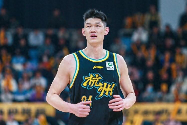 制霸篮下🦈张子宇出战14分半钟13中9砍下18分10板&正负值+11(张子宇砍44分u18中国女篮大胜日本)