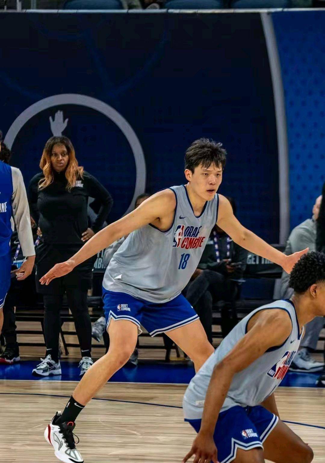 九游体育-杨瀚森要培养快速做决定的习惯，这是NBA需要的节奏的简单介绍