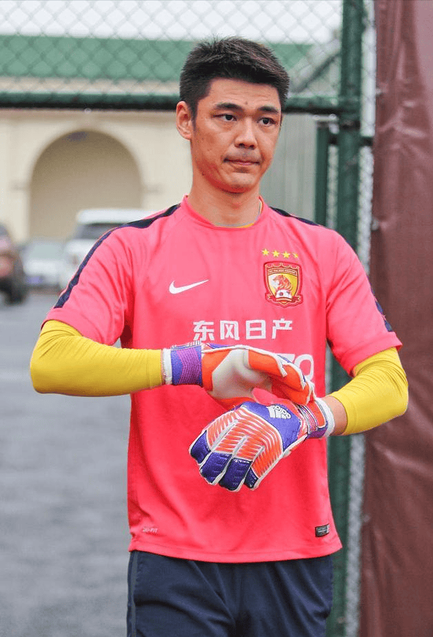 NBL江西某俱乐部10名球员联名讨薪：生活无法保障(nbl球员一个月能拿多少钱)
