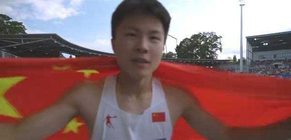包含大运会田径：舒衡男子跳远夺冠中国队摘得田径首金的词条